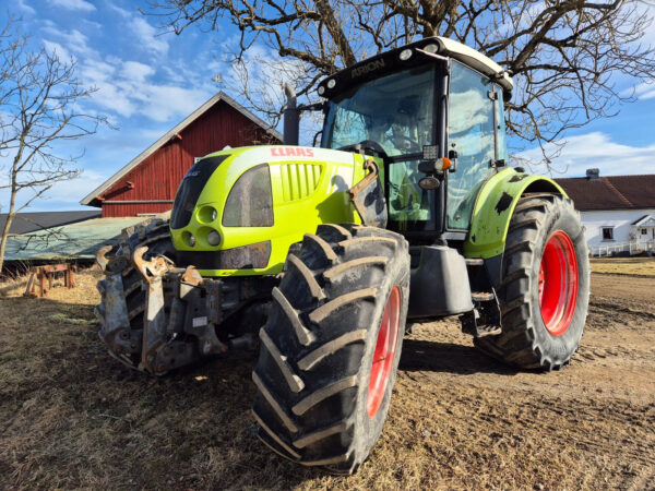 CLAAS Arion 640