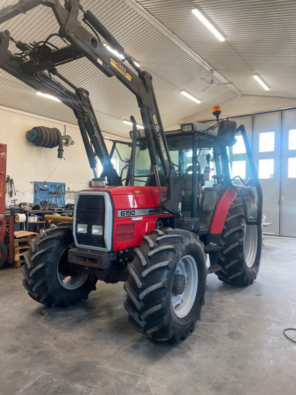 Massey Ferguson 6150
