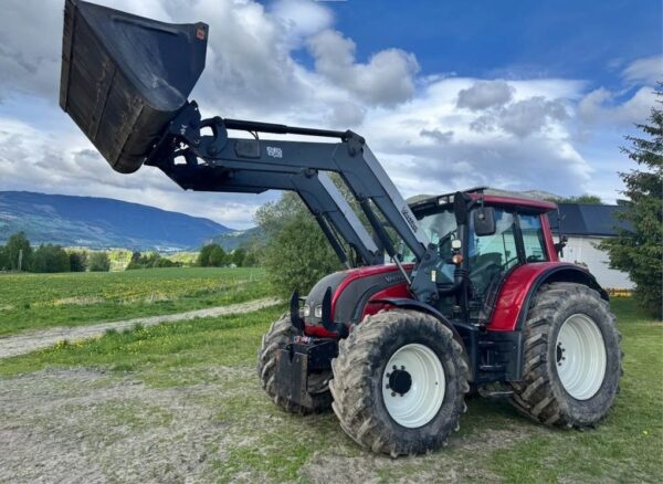 Valtra N142