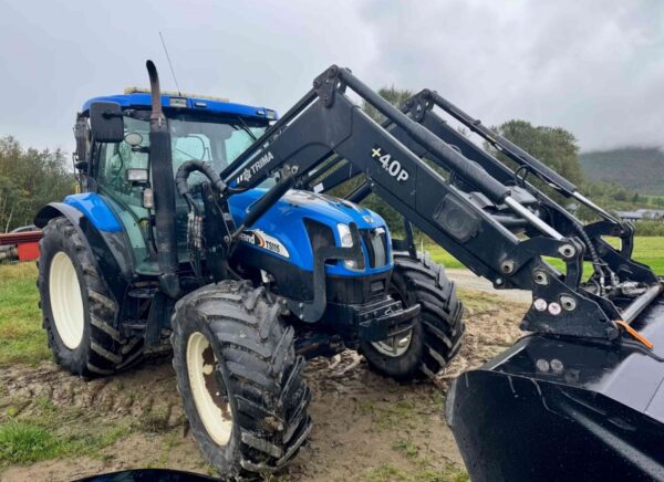 New Holland TS115A